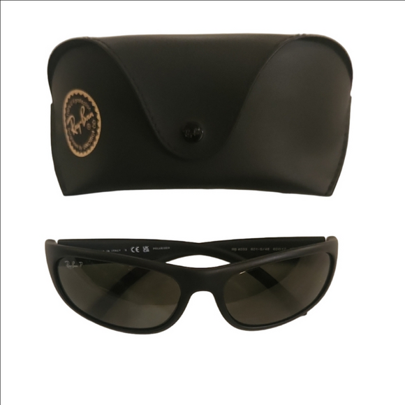 Ray-Ban Classic Black Sunglasses with Case